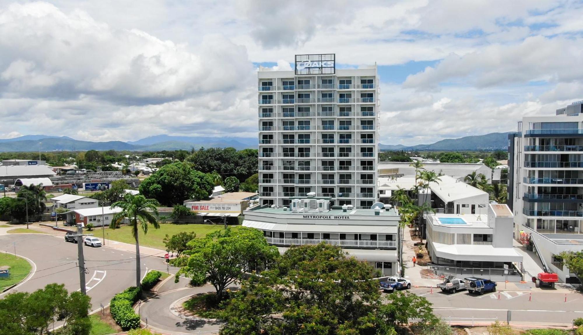 Oaks Townsville Metropole Hotel Exterior foto