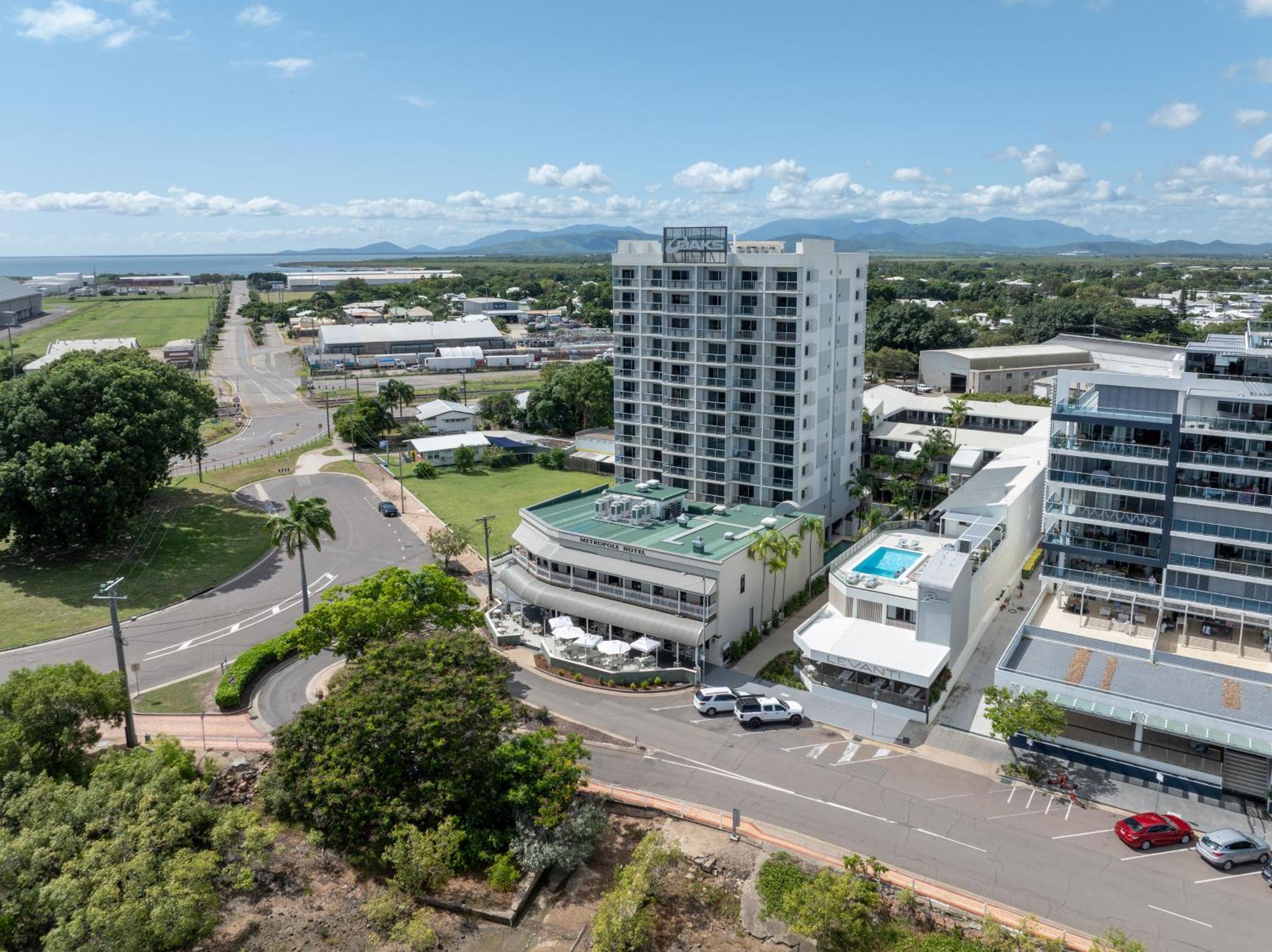 Oaks Townsville Metropole Hotel Exterior foto