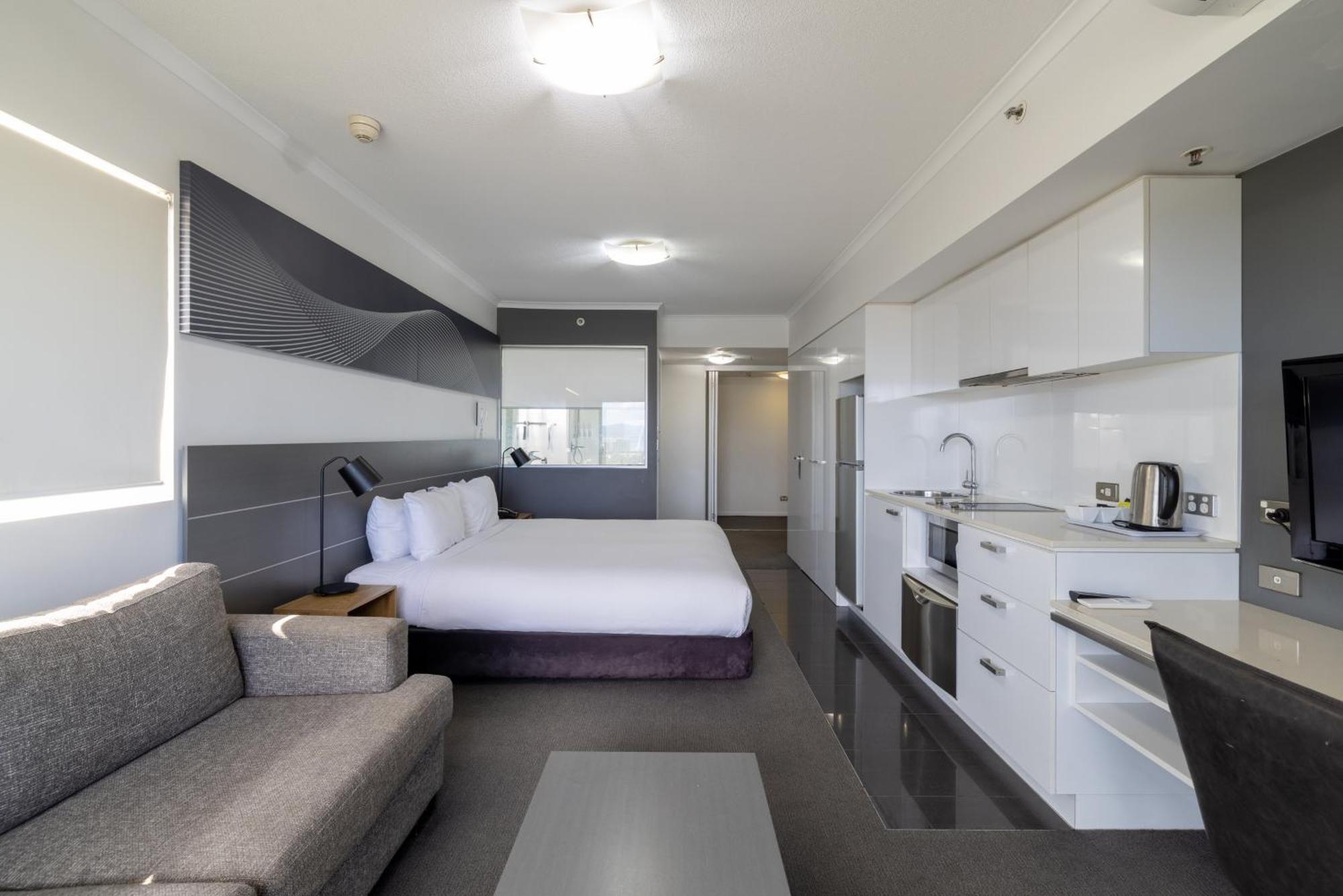 Oaks Townsville Metropole Hotel Exterior foto