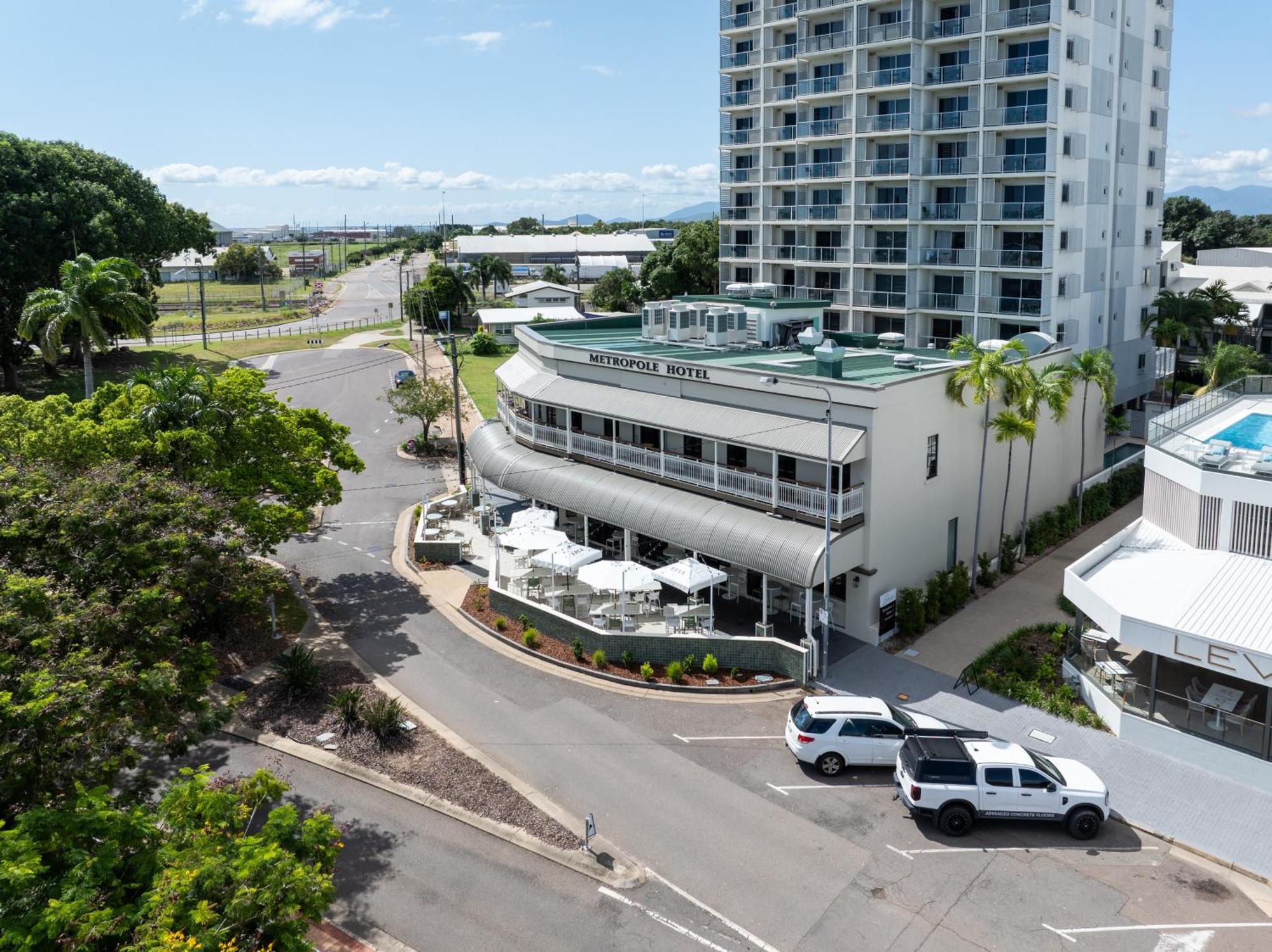 Oaks Townsville Metropole Hotel Exterior foto
