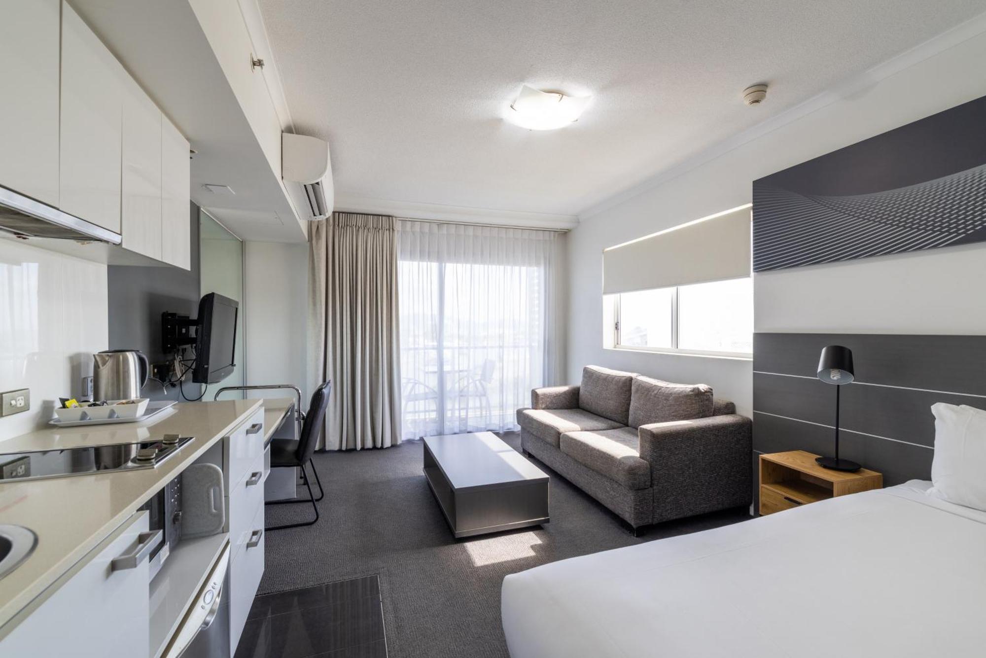 Oaks Townsville Metropole Hotel Exterior foto