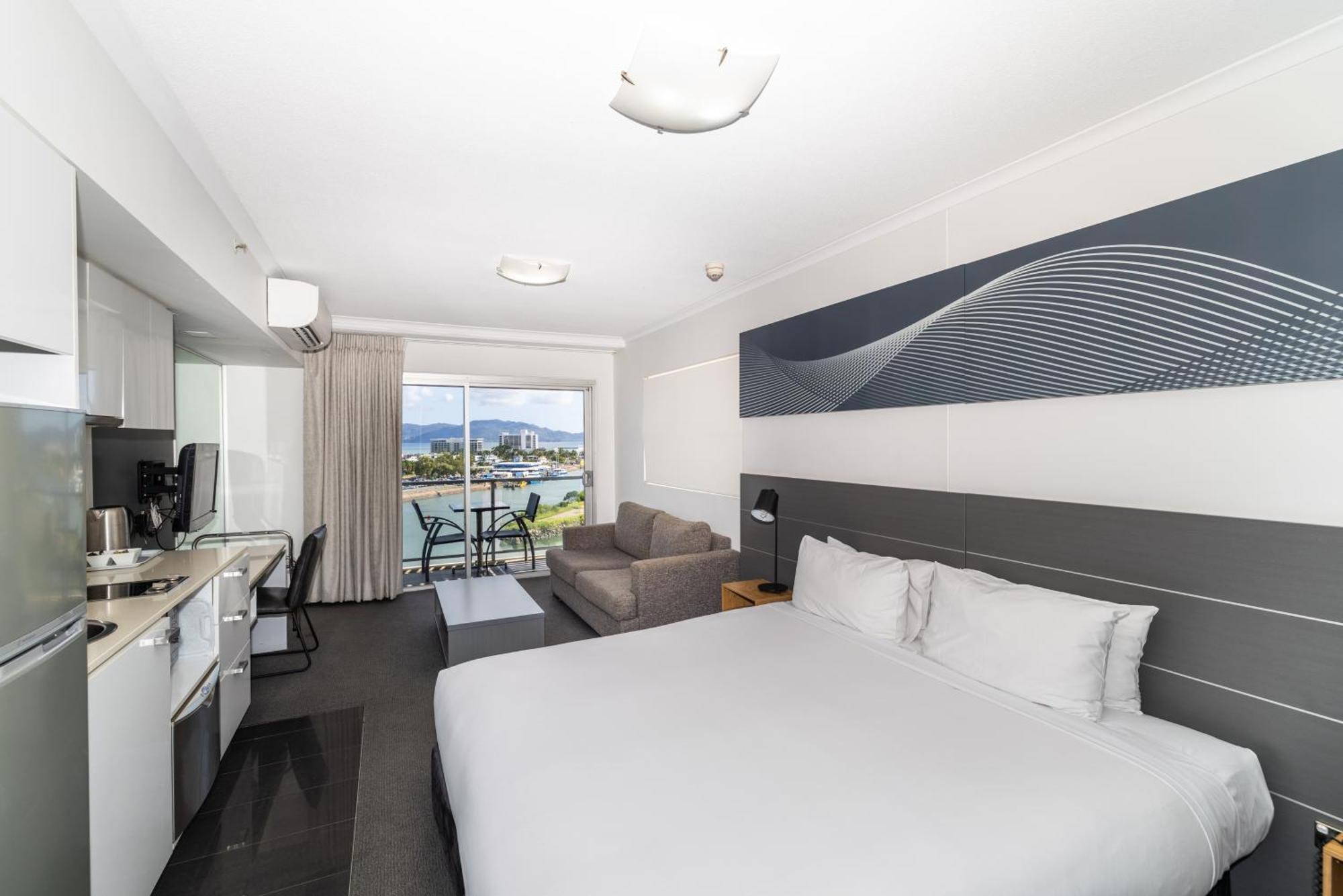 Oaks Townsville Metropole Hotel Exterior foto