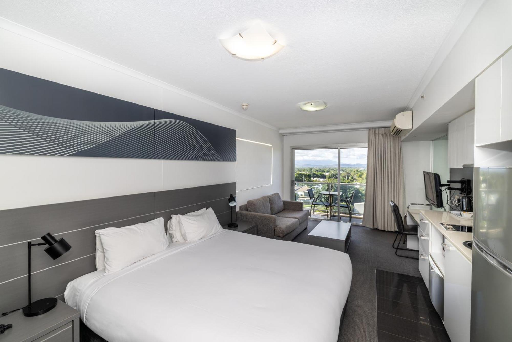 Oaks Townsville Metropole Hotel Exterior foto