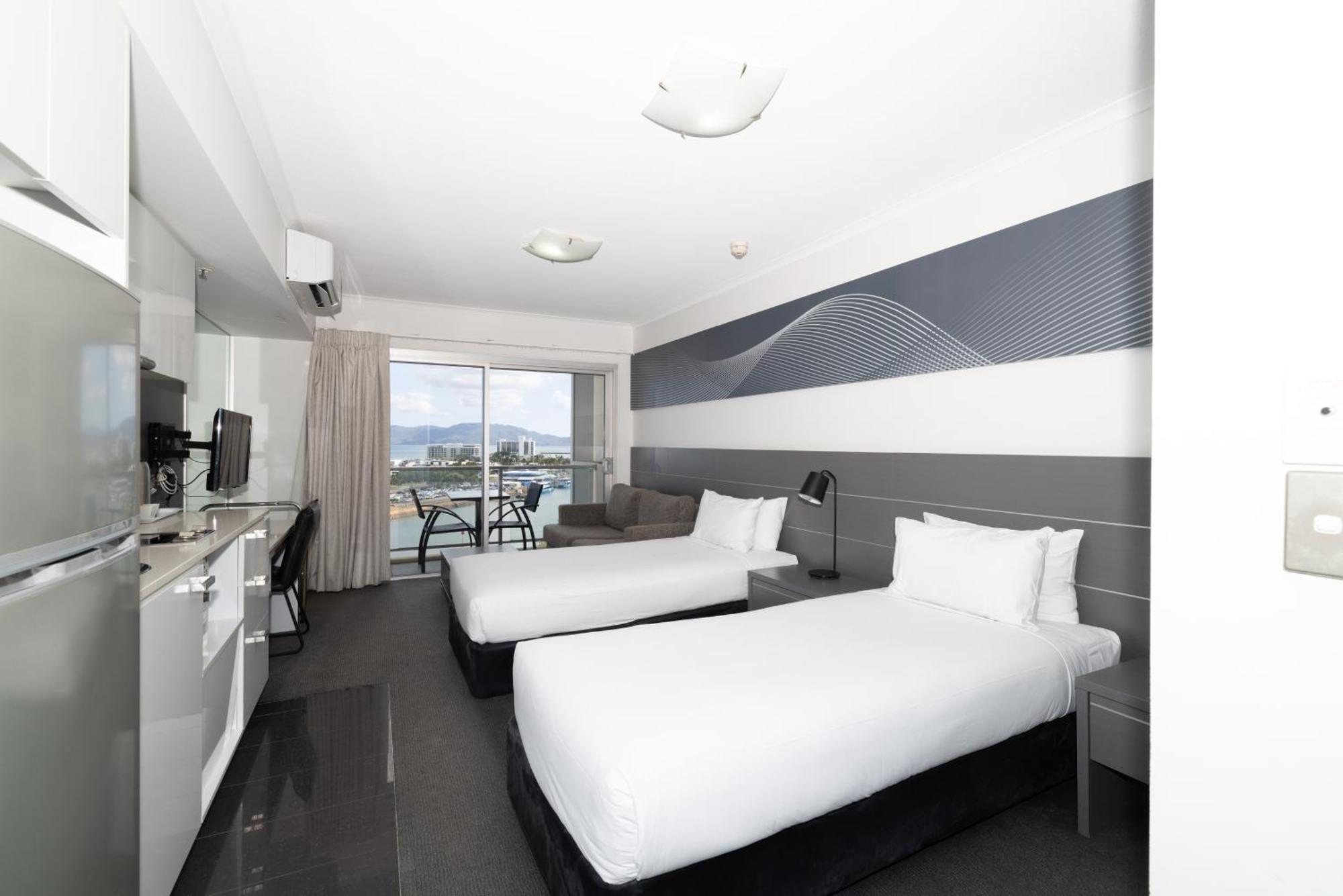 Oaks Townsville Metropole Hotel Exterior foto