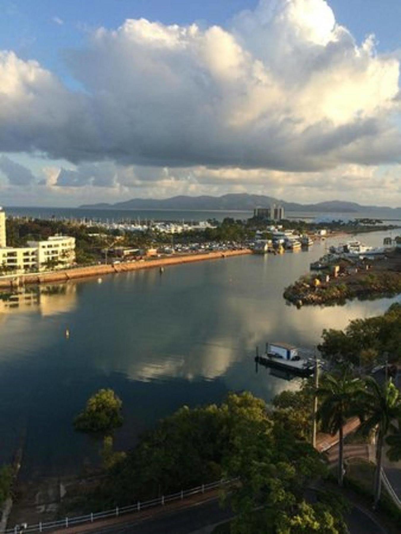 Oaks Townsville Metropole Hotel Exterior foto